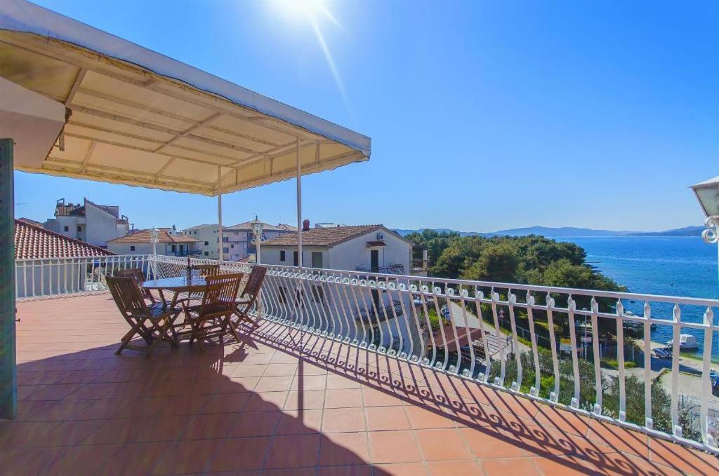 Three Bedroom Apartment With Amazing Sea View Трогир Экстерьер фото