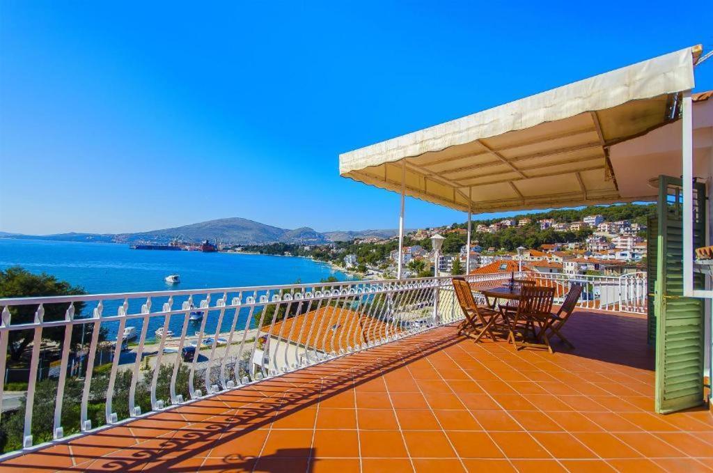 Three Bedroom Apartment With Amazing Sea View Трогир Экстерьер фото