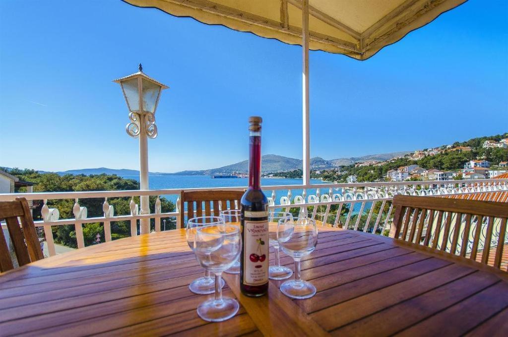 Three Bedroom Apartment With Amazing Sea View Трогир Экстерьер фото